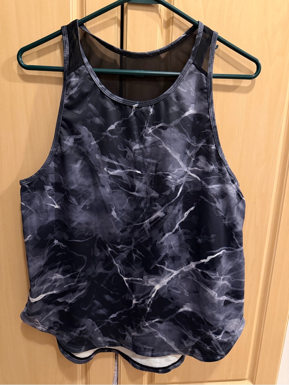 Women’s Black Marble-Print Athletic Tank Top